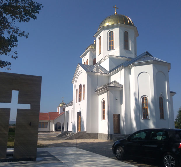 ВЕЛИКА ДУХОВНА РАДОСТ КРАЈ ДРИНЕ: Богомољу љубав дигла